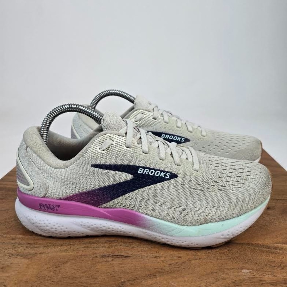 Womens Brooks Ghost 16 Gray Athletic Running Comfort Sneakers Shoes Size 9.5 D